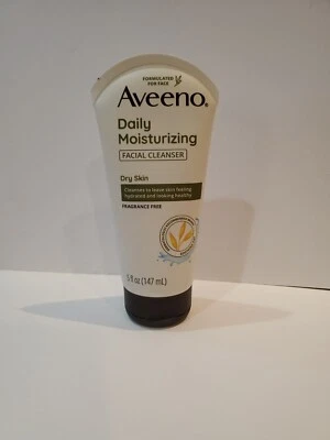Limpiador facial hidratante diario Aveeno para piel seca con avena calmante 5 oz Foto 1 de 2