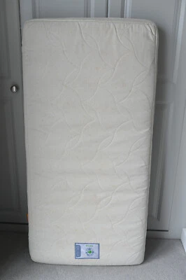 The Little Green Sheep Twist Natural Dual Sided Cot Mattress, 120 x 60cm - Image 1 of 4