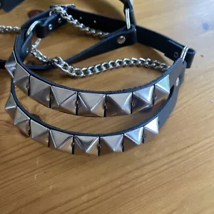 Bota Negra 2 Filas Pirámide Tachonada CUERO REAL CORREAS Moda Punk y Gótica - Imagen 1 de 5