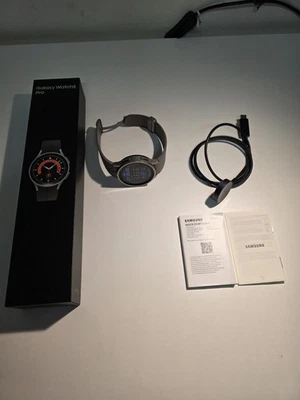 Samsung Galaxy Watch5 Pro LTE 45mm Cassa Argenta con Cinturino Sportivo - Immagine 1 di 4