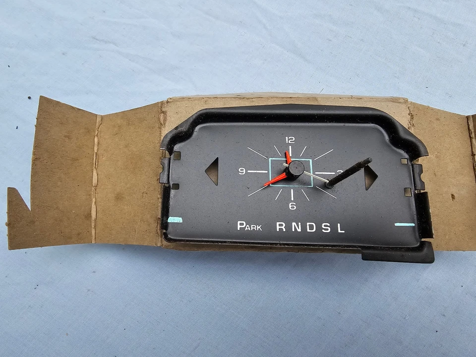 NOS 1977-1979 PONTIAC BONNEVILLE DASH CLOCK 995273 READ AUCTION WRITE UP - Image 1 of 4