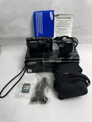 Samsung NV4 Ultracompact Digital Camera Portable media, GC Boxed + Charger - Image 1 of 4