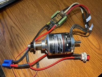 Motor sin escobillas Turnigy Aerodrive 6364 245 Foto 1 de 4