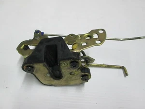 Mecanismo de bloqueo de bloqueo de arranque de puerta trasera Isuzu Trooper 1998-2004 - Imagen 1 de 2