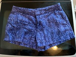 Women’s Cynthia Rowley Blue & Purple Pattern Shorts Sz 8