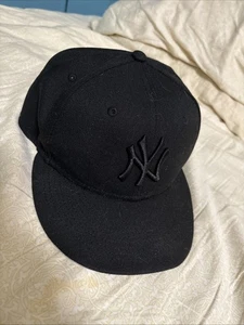 Sombrero ajustado de los Yankees de Nueva York 7 1/8 - Imagen 1 de 5