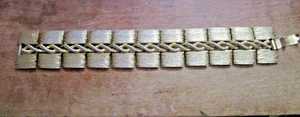 Vintage Signed Lisner Bracelet 7” Textured Chunky Gold Tone Braid Mid Century - Picture 1 of 7