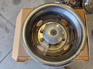 02 Fleetwood Southwind Pace Arrow USED REAR 22.5 Dually Chrome Hub Cap 8 Lug - Picture 1 of 9