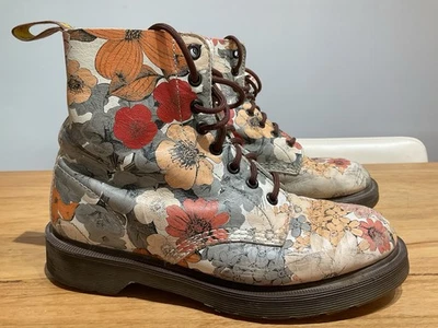 Dr Doc Martens 1460 pascal 8 hole floral sand sable botanic flowers boots Sz 8 - image 1 of 4