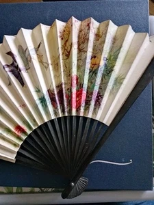 Fächer Aus Bambus & Papier 40 cm  breit, Motiv Vögel / Blumen Pflanzen einseitig - Bild 1 von 12