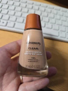 COVERGIRL Clean Normal Skin Liquid Foundation #148 Perfect Beige Discontinued - Picture 1 of 2