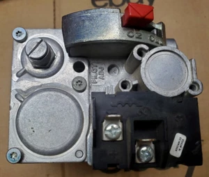 Protech 60-22525-04, Robertshaw 7200DER, 7A5-A8B-003 Gas Valve - Picture 1 of 5