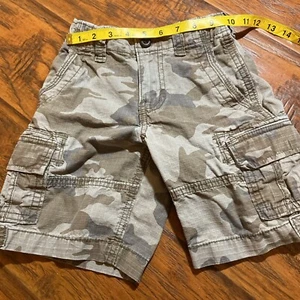 Boy’s Size 5 Camoflauge Cargo Shorts - Picture 1 of 5