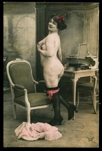 French 1910 Risque Photo FULL FIGURE Voluptuous Model Subtle Hand TINT Rear View - Picture 1 of 1