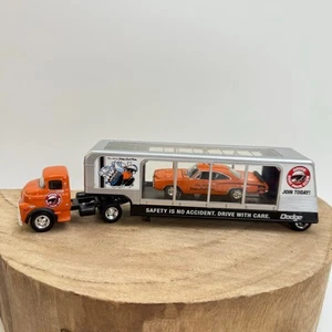M2 Machines 2011 Haulers 1957 Dodge 700 COE & 1970 Dodge Super Bee No Box - Picture 1 of 12