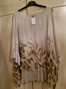 Made In Italy beige animal print floaty 2 layered top with batwing sleeves -BNWT - Picture 1 of 7