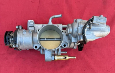 ✅GENUINE Throttle Body TPS IAC For 1998-2002 TOYOTA & LEXUS 4.7L V8 #22030-50142 — 第 1/4 张图片