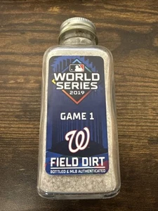 2019 World Series MLB Field Dirt Washington Nationals Park Houston Astros Game 1 - Bild 1 von 4
