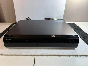 Samsung Blu-Ray/DVD/CD Player BD-P1400~1080p High Definition~Tested~No Remote - Picture 1 of 11