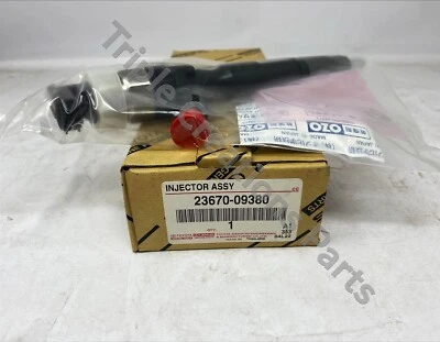 Toyota Genuine 2367009380 Injector Assy 23670-09380 OEM - Image 1 of 4