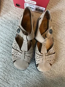 Cobb Hill By New Balance Women's Patina-CH Flat, Linen, 8W US - Picture 1 of 5