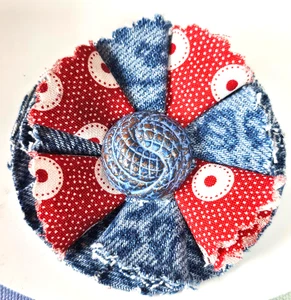 Broche flor tela hecho a mano - 3,25" diámetro - Imagen 1 de 3