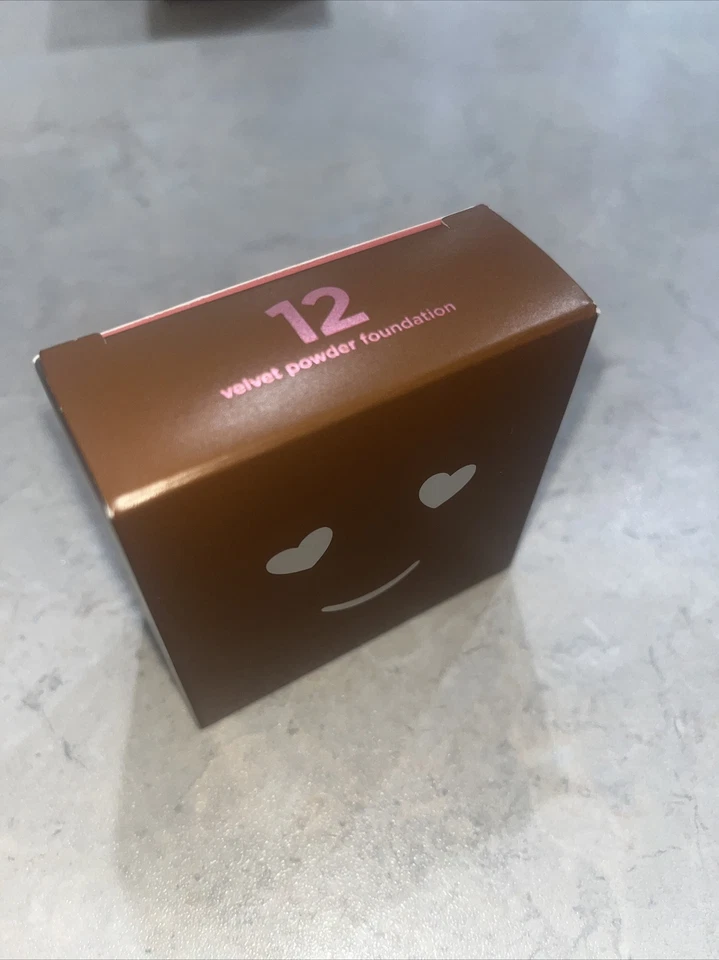 Benefit! Hello Happy Velvet Powder Foundation 12 ~ with brush and sponge ~ !NIB! - Image 1 of 2