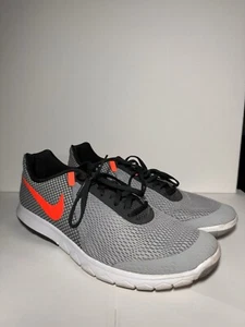 Nike Sneakers Men’s Size 10.5 US - Picture 1 of 7