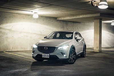 Комплект белых светодиодных противотуманных фар с ореоловым бампером для Mazda CX-3 2016-2022 годов выпуска - Изображение 1 из 4