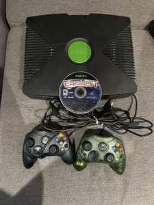 Original Microsoft Xbox X00336-001 Console with 2 controllers and Need for Speed - Picture 1 of 10