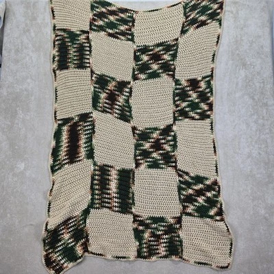 Manta bebé tejida hecha a mano 46x28, tonos tierra, colores camuflaje, vintage Foto 1 de 4