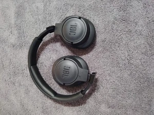Auriculares inalámbricos sobre la oreja JBL Tune 710BT Bluetooth - negros - Imagen 1 de 6