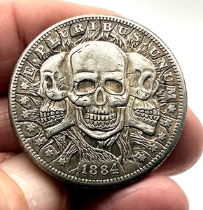 Skull Coin - Triple Trouble Skulls Fantasy Pocket Piece Coin - Picture 1 of 4