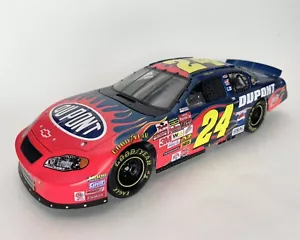 2003 Jeff Gordon Dupont 1:18 scale car - Picture 1 of 4