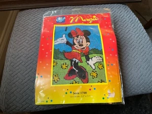 SET PUNTO CROCE DISNEY MINNIE MOUSE PICCOLA PARTE FATTA - Foto 1 di 2