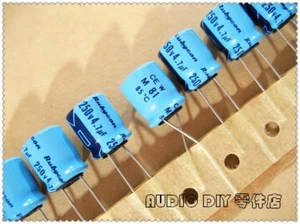 Rubycon alte Modelle himmelblau TWSS Serie 4,7uF/250V4,7uF Audio Kondensator 10x13mm - Bild 1 von 2