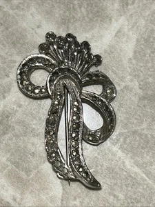 Vintage Marcasite Brooch Flower Spray Feather Pin Sparkle Posy - Picture 1 of 3