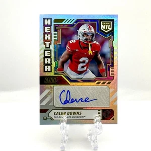 2025 Panini Score Caleb Downs RC Next Era NIL Auto #NEN-CDO - Foto 1 di 2
