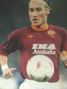 FRANCESCO TOTTI - FORMER ROMA FOOTBALLER - SUPERB COLOUR PHOTOGRAPH - Picture 1 of 1