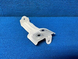 2018 - 2020 BMW X3 G01 FRONT RIGHT PASS FENDER CENTER MOUNT SUPPORT BRACKET OEM - Picture 1 of 6
