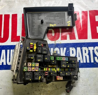 Dodge Dakota 2010 3,7 caja de fusibles principal automática y módulo BCM TIPM 04692283AA fabricante original Foto 1 de 4