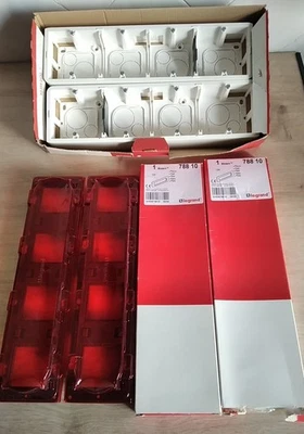 Legrand MOSAIC 78810 2 Plaques  + 80284 2 Boitiers Saillie + 80254 2 Supports - Photo 1/2