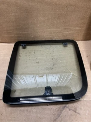 92-14 福特 Econoline Van 侧弹出窗 E150 E250 E-350 通风玻璃右侧 — 第 1/4 张图片