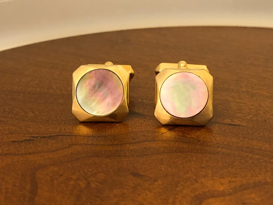 VINTAGE SWANK CUFFLINKS MOTHER OF PEARL ABALONE - Image 1 of 2