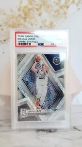 Panini Spectra Nikola Jokic 2018-19 SSP/20 refractor blanco brillante PSA 9 ¡como nuevo! - Imagen 1 de 2