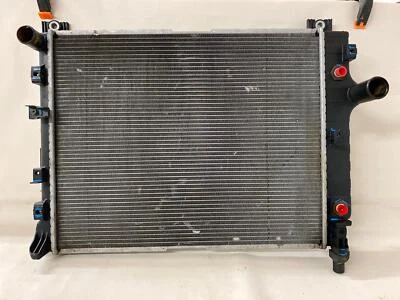 2004 Dodge Dakota Radiator 3.7L Automatic OEM 55056426AA Used — 第 1/4 张图片