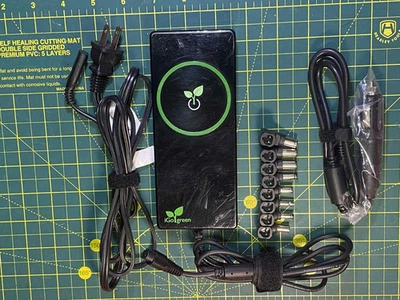 iGO GREEN AC Power Adapter Supply Model 6630080-0100 COMPLETE Includes 8 Tips - Image 1 of 4