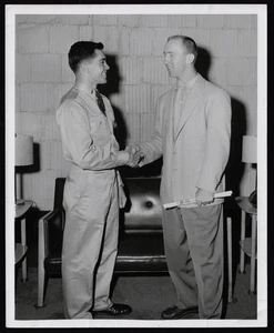 1955 Vintage Foto Detroit Tigers Baseball Robert "Red" Wilson in Chicago RAR - Bild 1 von 2
