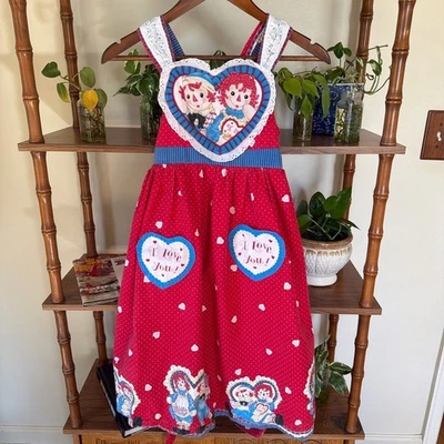 Vestido de Dia dos Namorados Vintage Infantil Raggedy Ann & Andy Daisy Kingdom I love You - Imagem 1 de 4