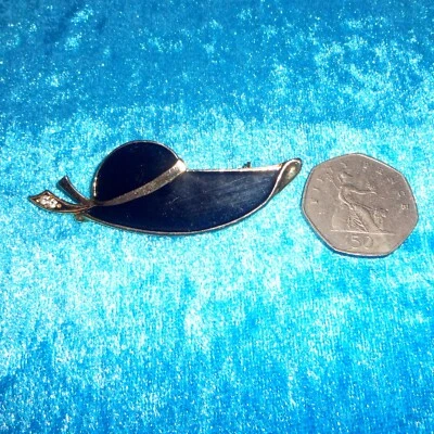 Broche incomum preto esmalte 'ouro' metal diamante strass folha pena - Imagem 1 de 2